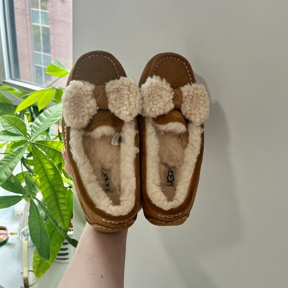 Ugg Australia Ansley Fur Bow Moccasin Slippers Size 5 - Picture 1 of 8
